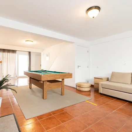 Baleal Happiness Surf House *