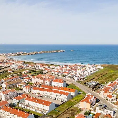 Baleal Happiness Surf House * فيريل