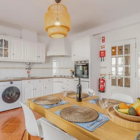 Baleal Happiness Surf House فيريل