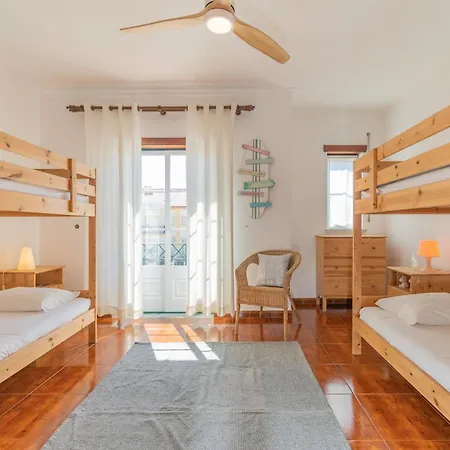 Happiness Surf House Villa *