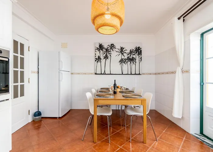 Baleal Happiness Surf House Ferrel (Leiria)