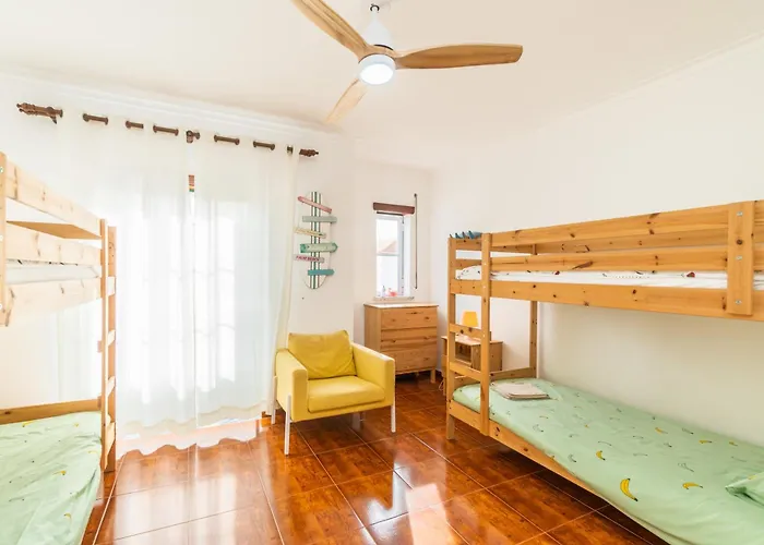 Baleal Happiness Surf House Ferrel (Leiria)