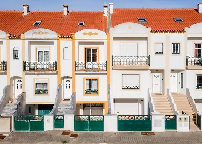 Baleal Happiness Surf House * 페렐
