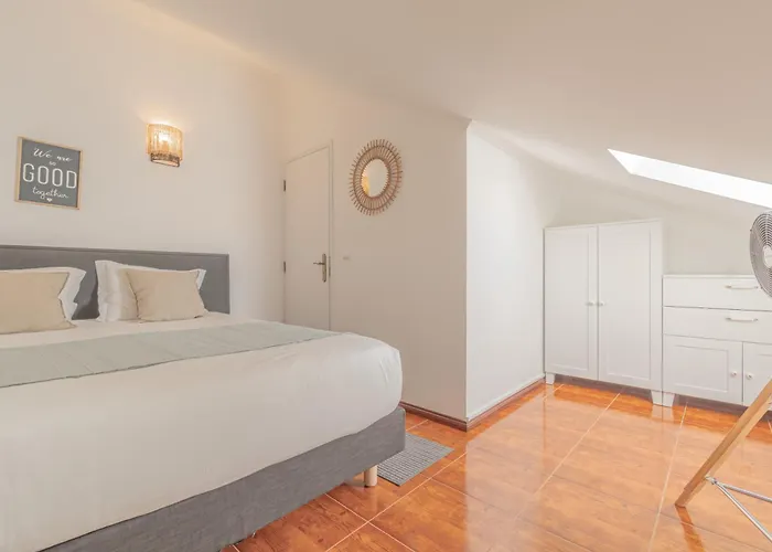 Baleal Happiness Surf House * 페렐