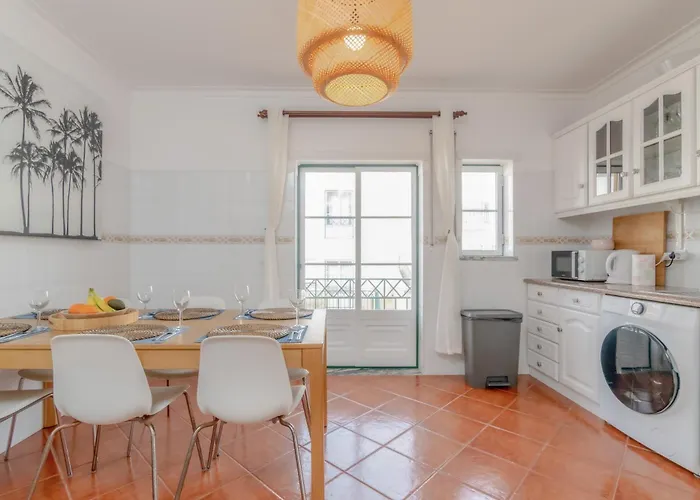Baleal Happiness Surf House * 페렐